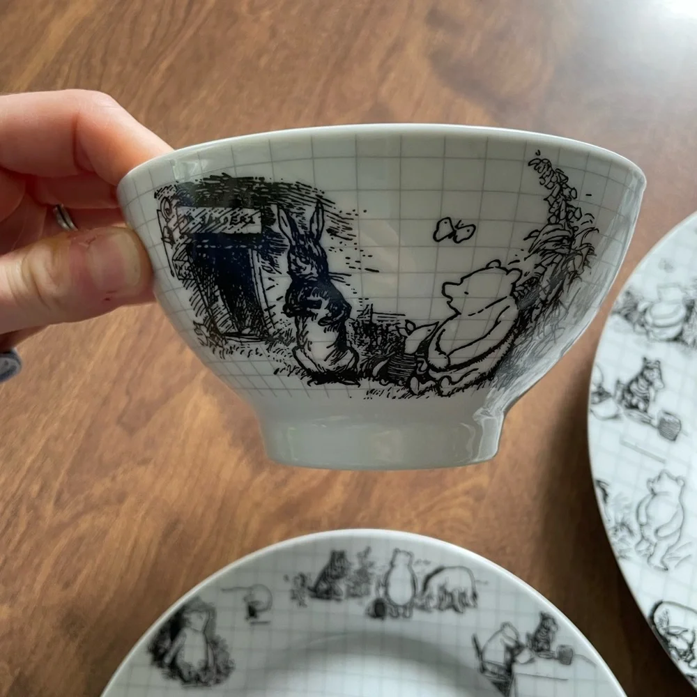 Zrike Disney Winnie the Pooh Sketchbook Dinnerware Set of 1 - Home Dining